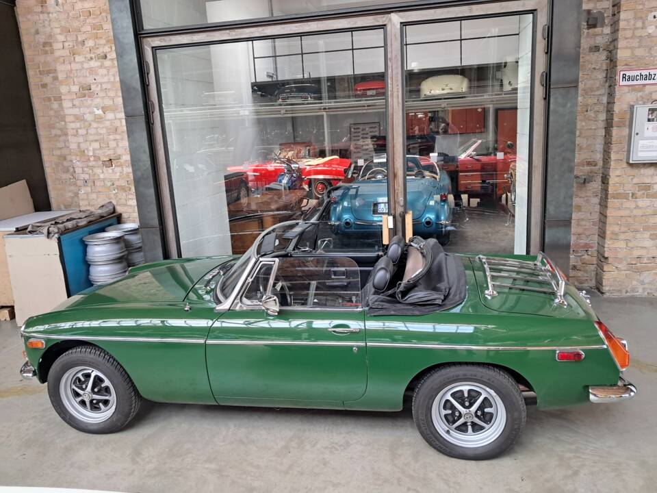 Image 2/6 of MG MGB (1976)