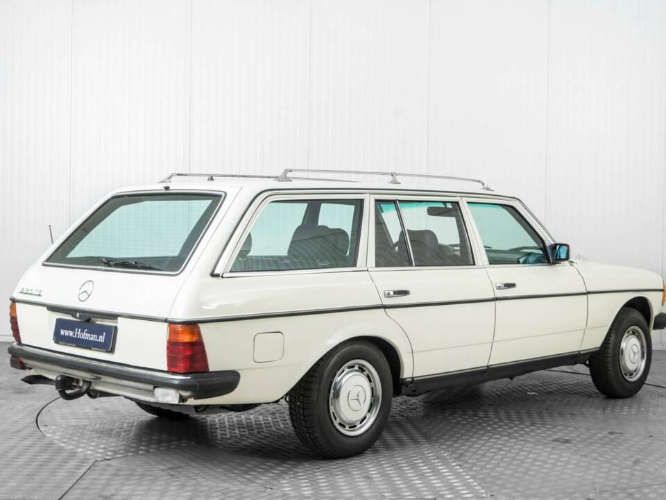 Bild 2/50 von Mercedes-Benz 230 TE (1984)