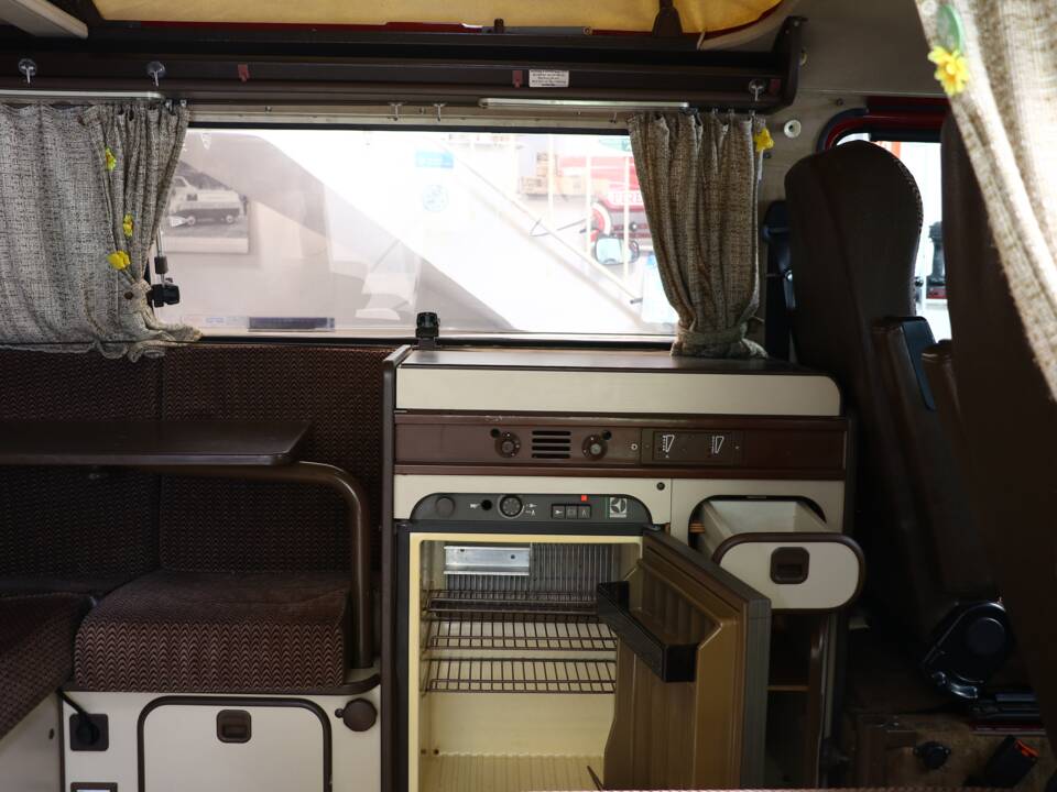 Bild 26/37 von Volkswagen T3 Westfalia Joker 1.6 TD (1985)