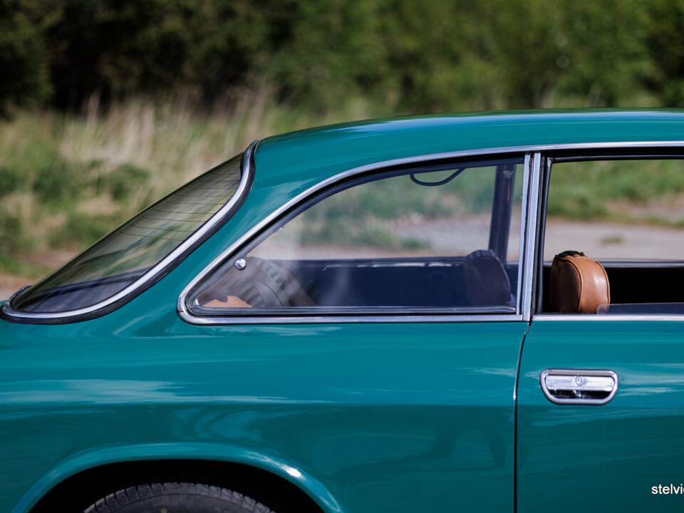 Bild 26/39 von Alfa Romeo 1750 GT Veloce (1971)