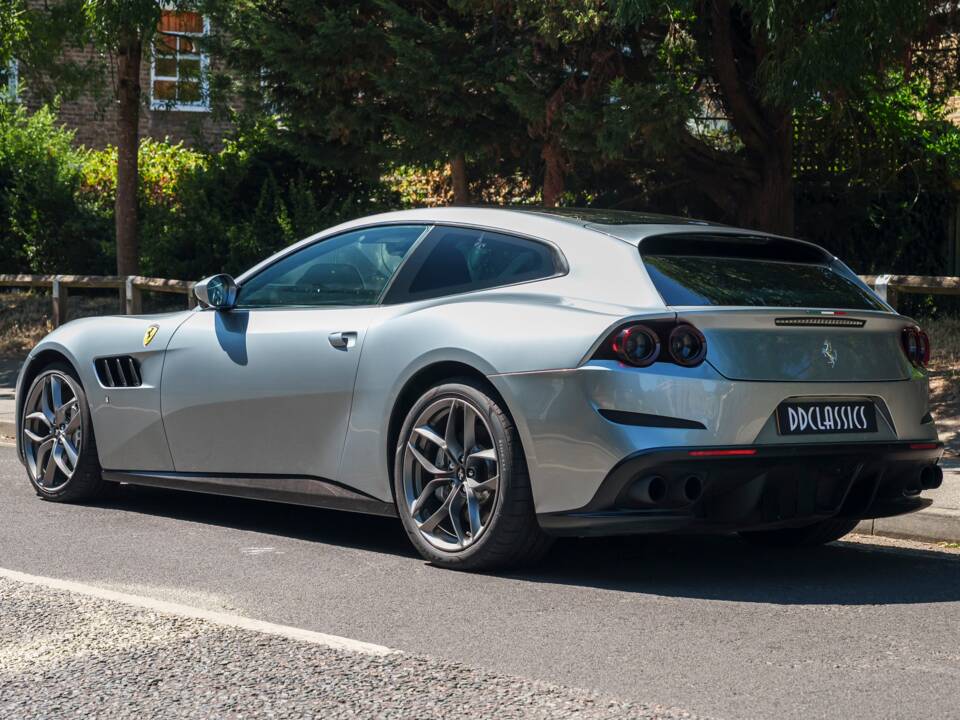 Bild 4/36 von Ferrari GTC4Lusso T (2020)