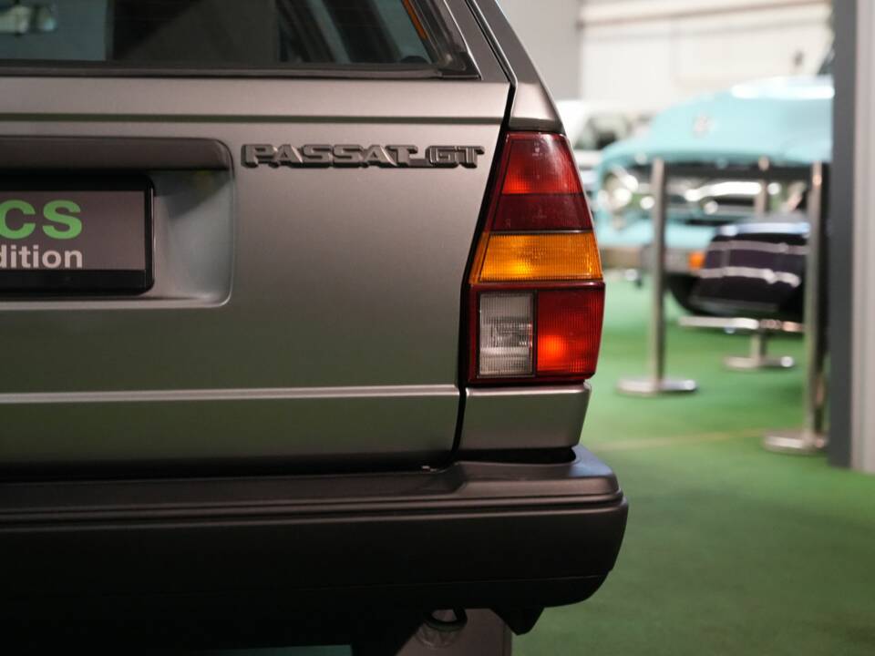 Bild 13/42 von Volkswagen Passat Variant 1.8 (1986)