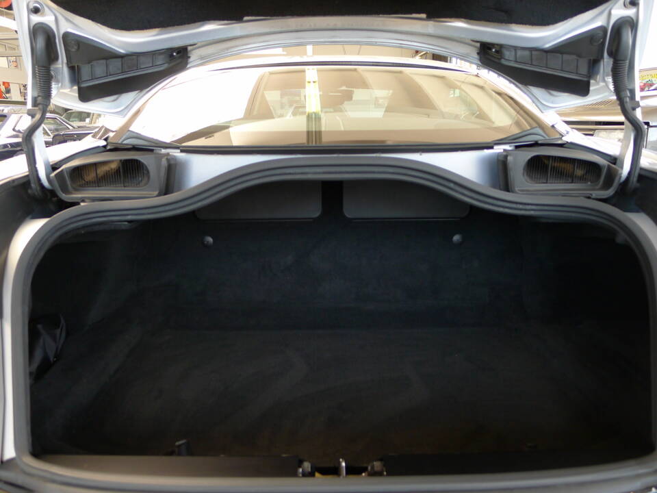 Image 13/37 of Aston Martin DB 11 V12 (2020)