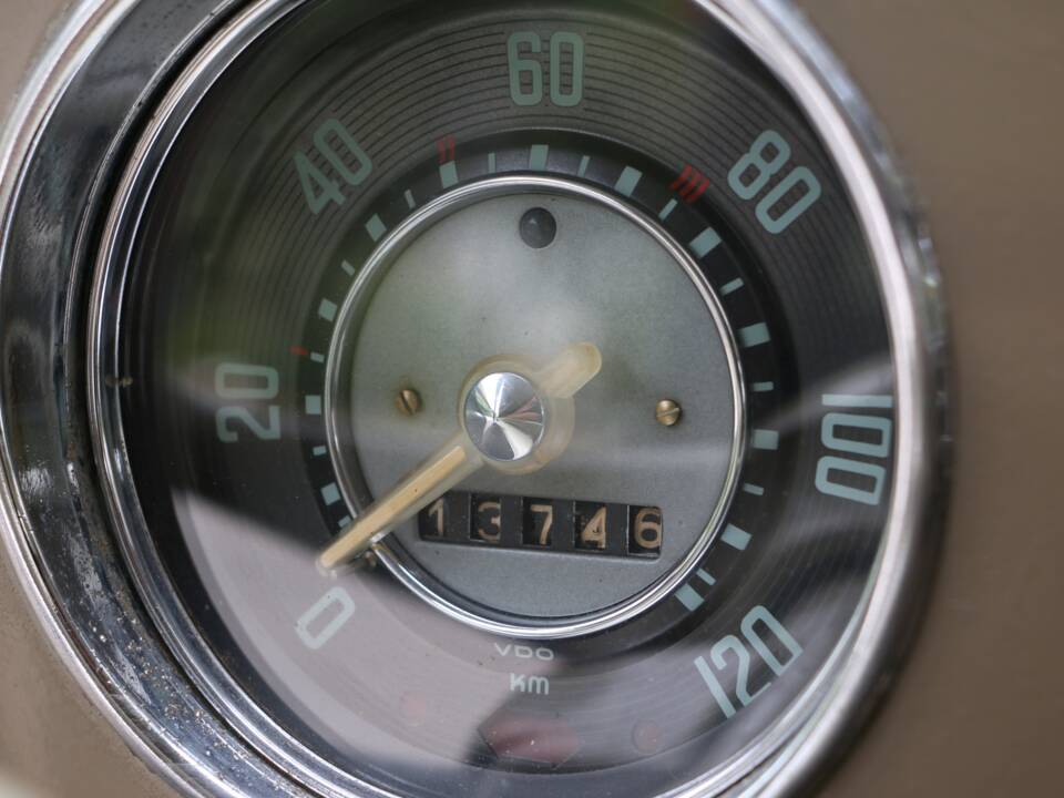 Immagine 36/56 di Volkswagen Maggiolino 1100 Standard "Ovali" (1954)