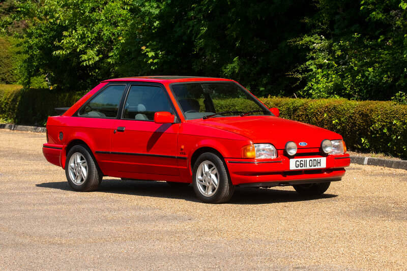 Image 12/50 of Ford Escort IV XR3i (1989)