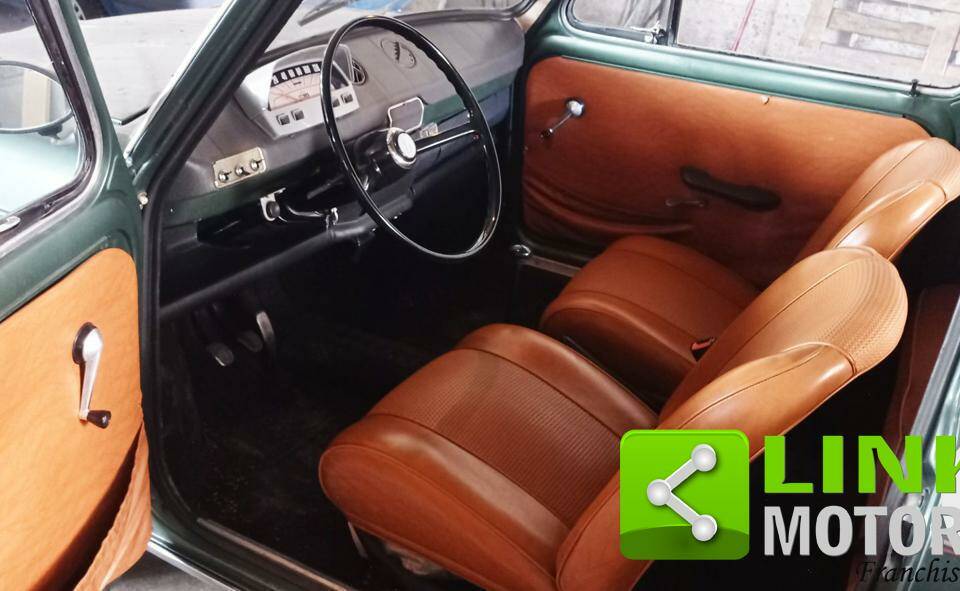 Image 2/10 of FIAT 850 (1966)