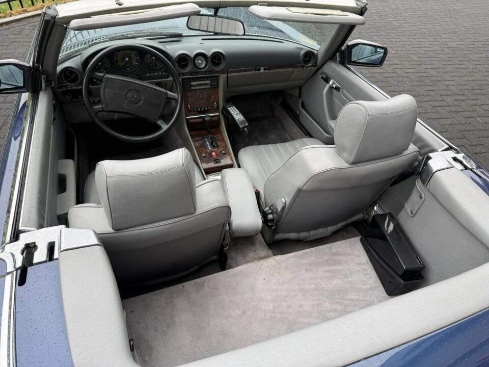 Image 14/46 de Mercedes-Benz 560 SL (1986)