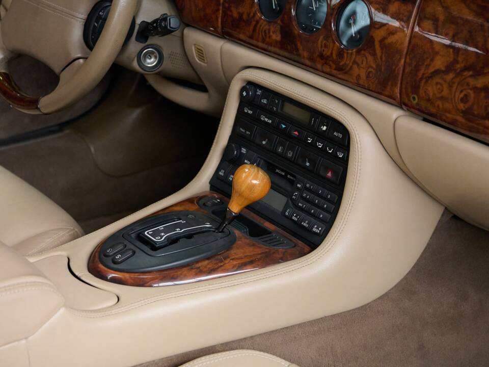 Bild 50/50 von Jaguar XK8 4.0 (2002)