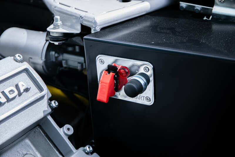 Bild 18/38 von Aston Martin V8 (1974)