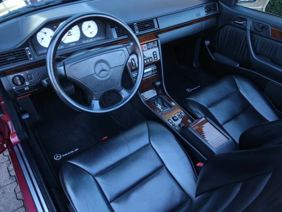 Bild 35/50 von Mercedes-Benz 300 CE-24 3.4 AMG (1993)