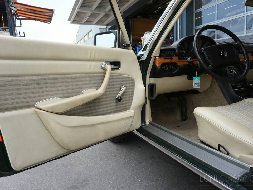 Bild 35/71 von Mercedes-Benz 280 S (1973)