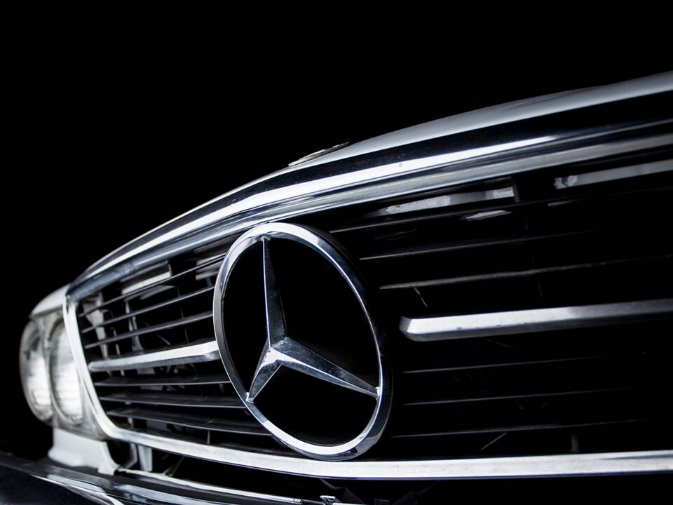 Bild 32/38 von Mercedes-Benz 560 SL (1986)