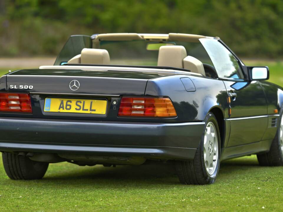 Image 15/50 of Mercedes-Benz SL 500 (1995)