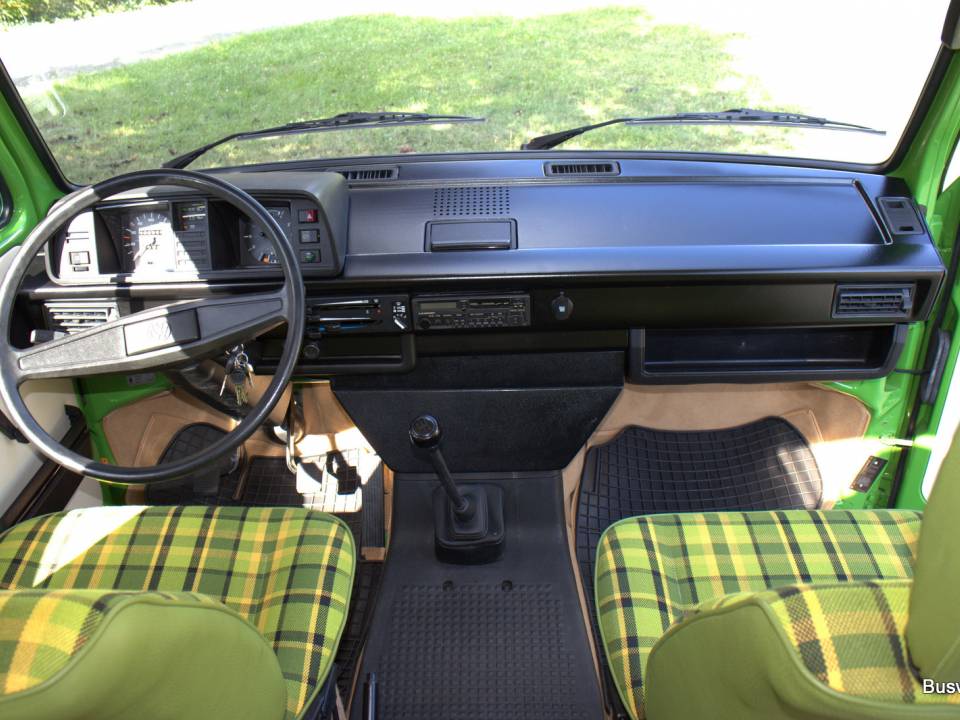 Image 14/62 de Volkswagen T3 Westfalia 1.6 (1981)