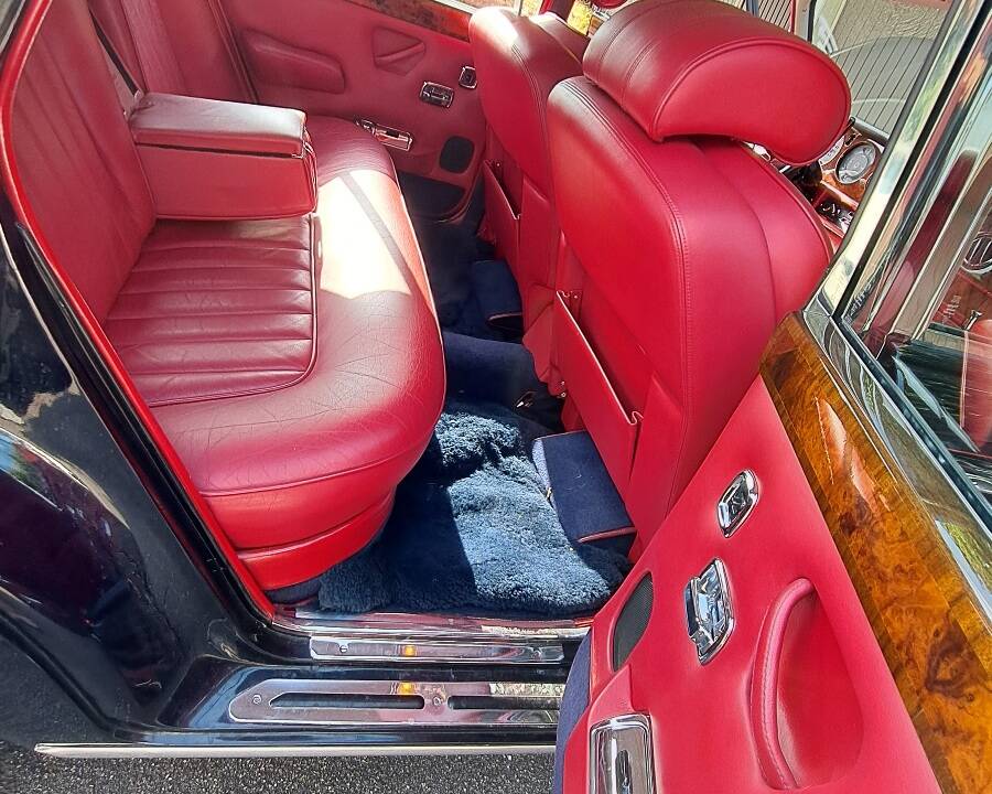 Image 17/25 of Rolls-Royce Silver Shadow II (1980)