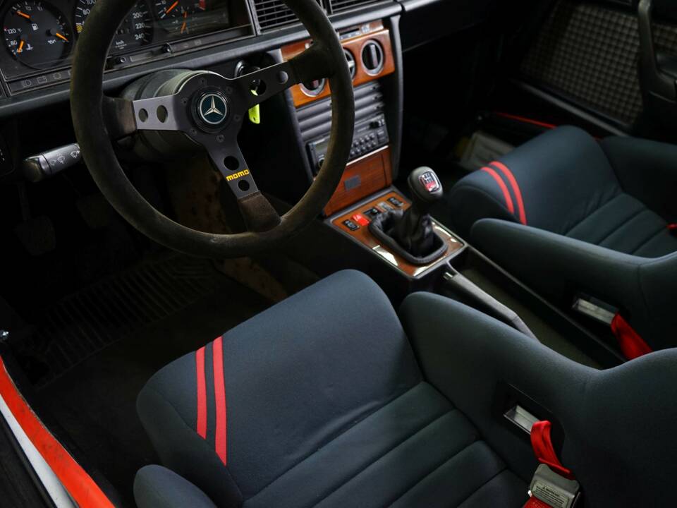 Imagen 27/36 de Mercedes-Benz 190 E 2.6 (1990)