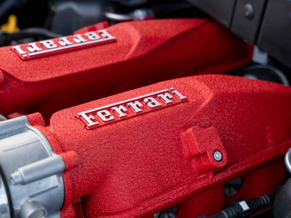Image 34/44 of Ferrari Portofino M (2022)