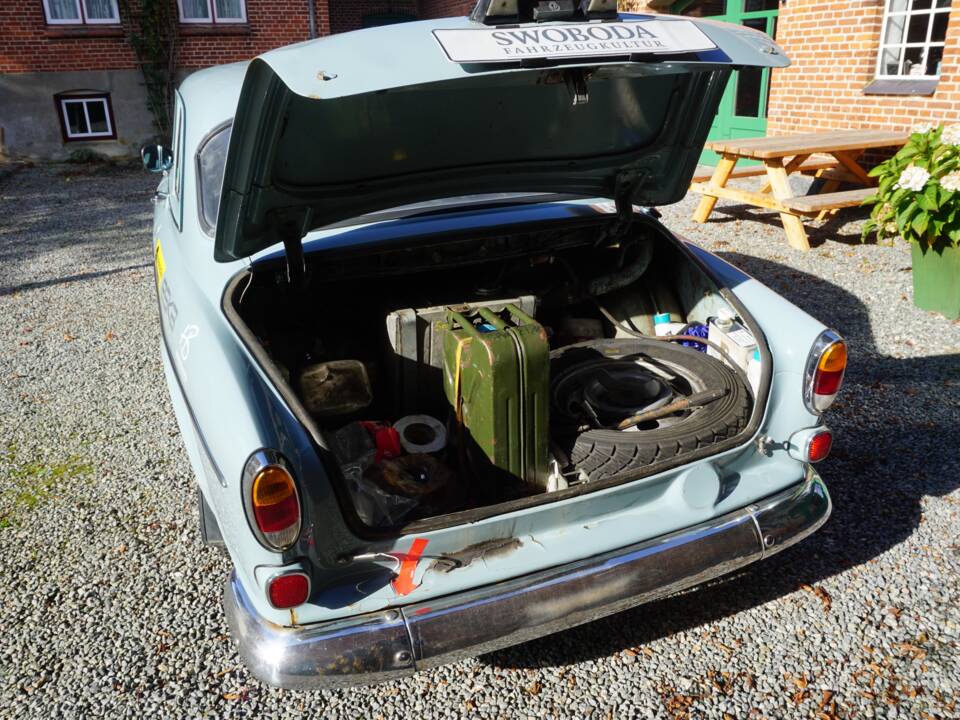 Image 7/18 of Volvo P 122 S (1966)