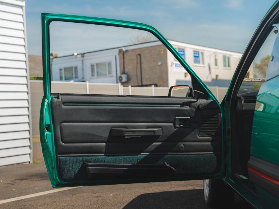 Bild 17/50 von Peugeot 205 GTi 1.9 (1991)