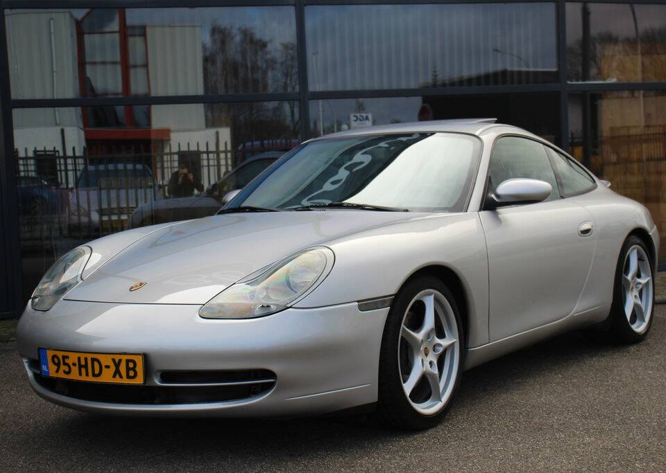 Image 5/8 of Porsche 911 Carrera (1998)