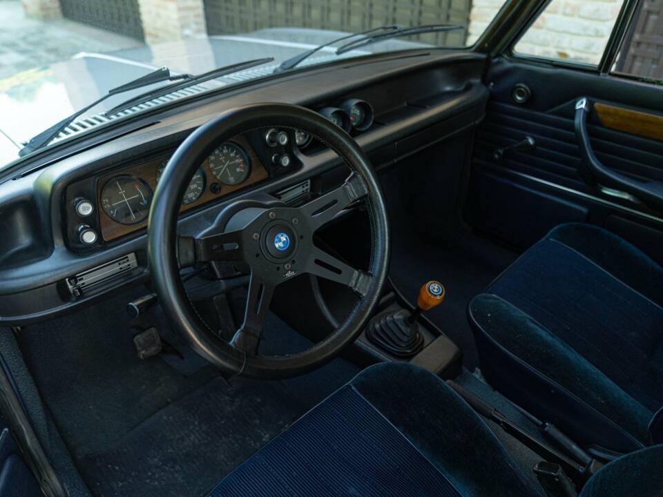 Image 38/50 of BMW 2002 tii (1975)