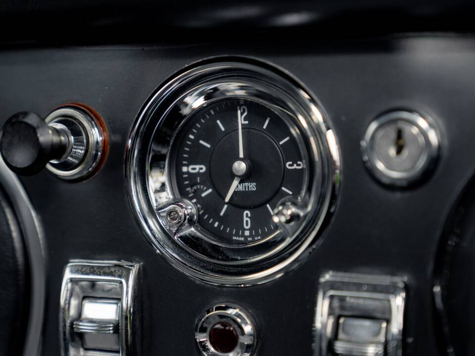 Image 64/79 of Aston Martin DB 6 (1968)