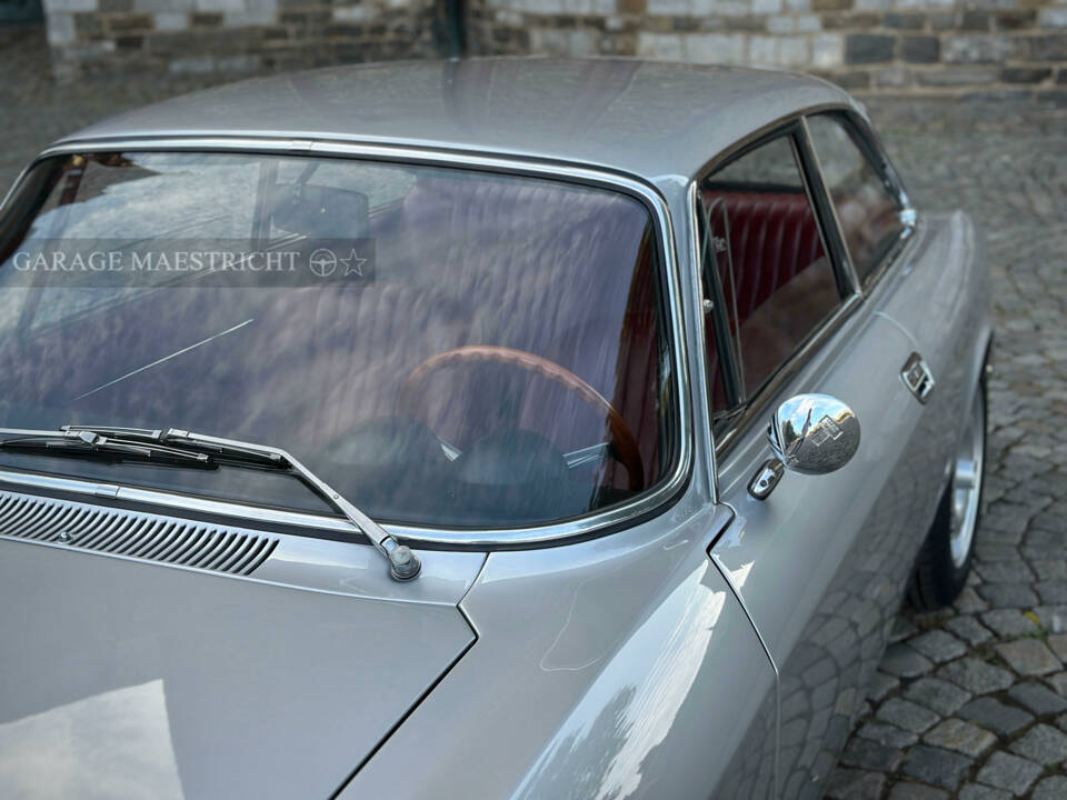 Afbeelding 5/84 van Alfa Romeo Giulia 1600 GT Junior (1972)