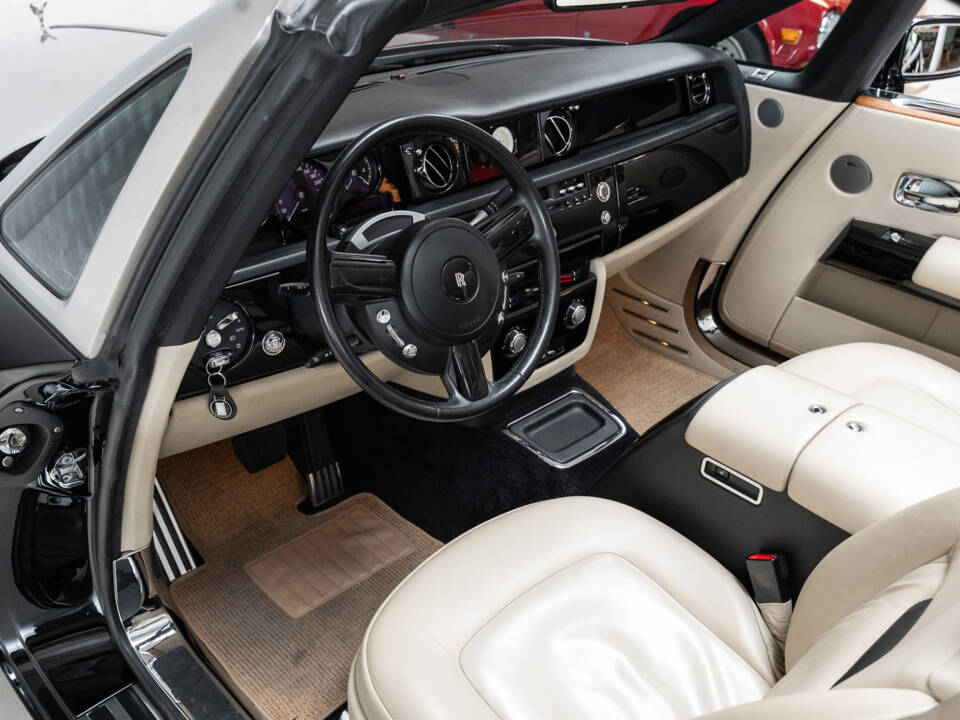 Image 7/36 of Rolls-Royce Phantom DHC (2008)