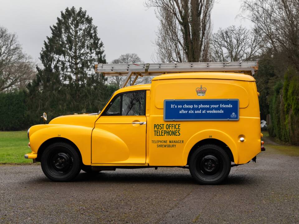 Image 2/50 of Morris Minor Van (1971)