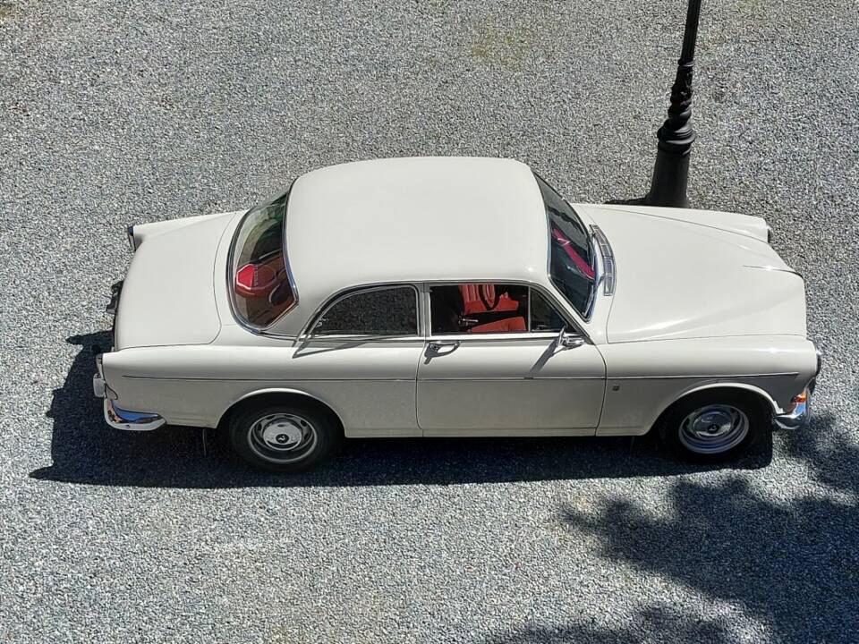 Image 9/15 of Volvo P 121 (1965)