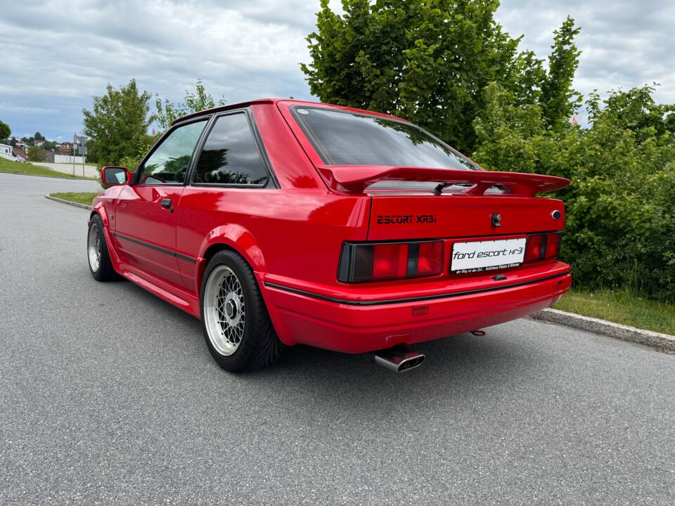 Image 7/49 of Ford Escort XR3i (1990)