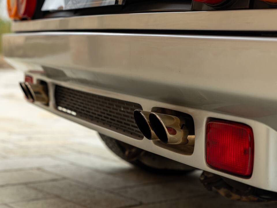 Bild 37/50 von Ferrari 512 BBi (1982)
