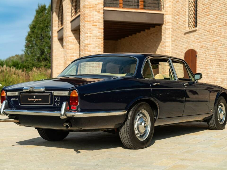 Bild 7/50 von Jaguar XJ 4.2 (1978)