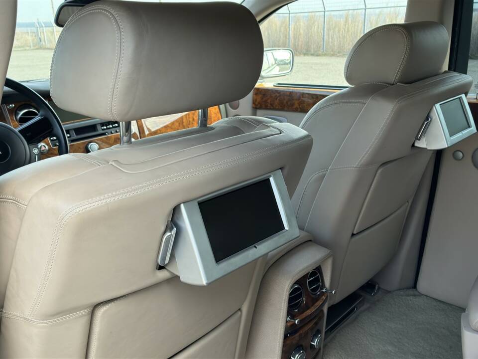 Image 33/44 of Rolls-Royce Phantom VII (2004)