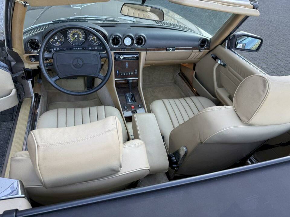 Image 19/36 de Mercedes-Benz 560 SL (1988)