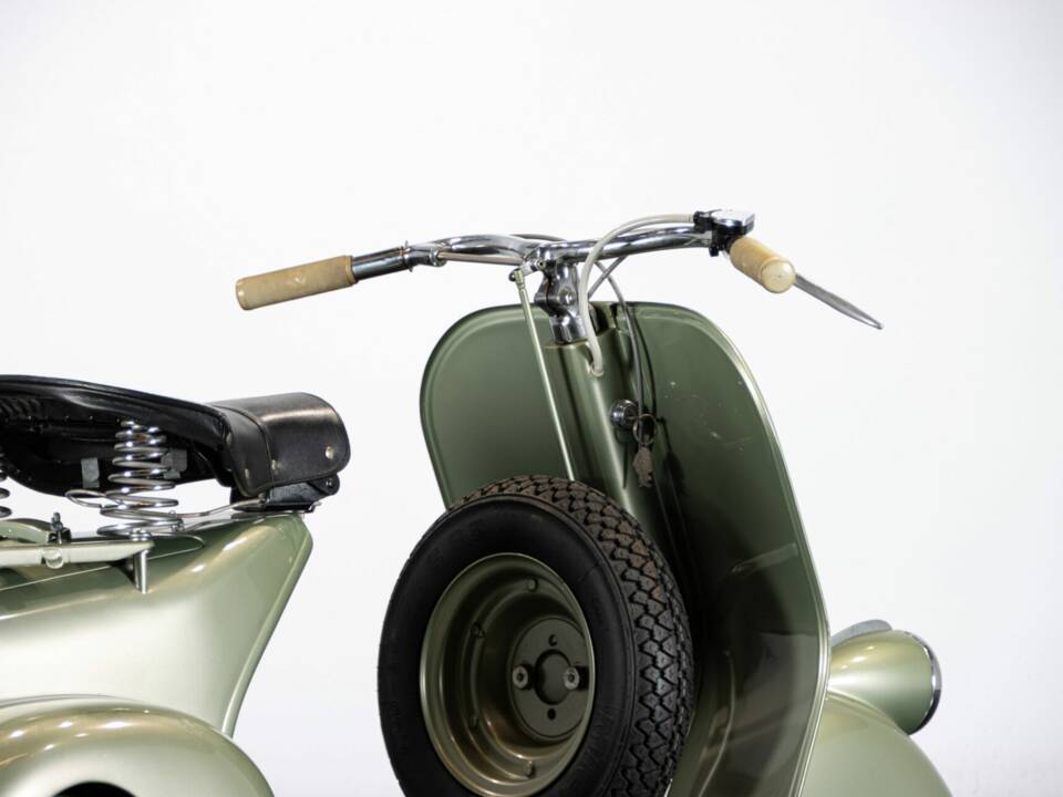 Immagine 11/50 di Piaggio Vespa 125 (1950)