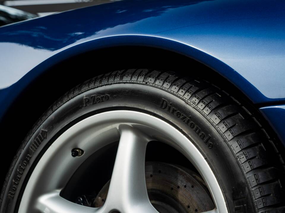 Bild 57/66 von Ferrari 550 Maranello (2000)