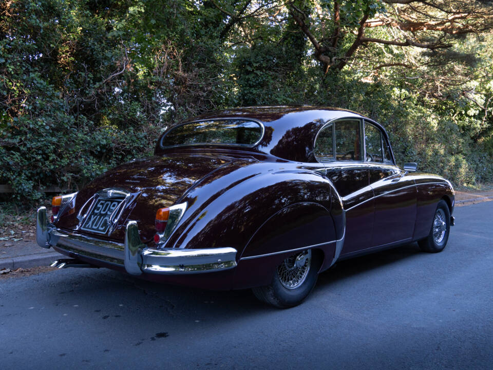 Image 6/20 of Jaguar Mk II 3.8 (1959)