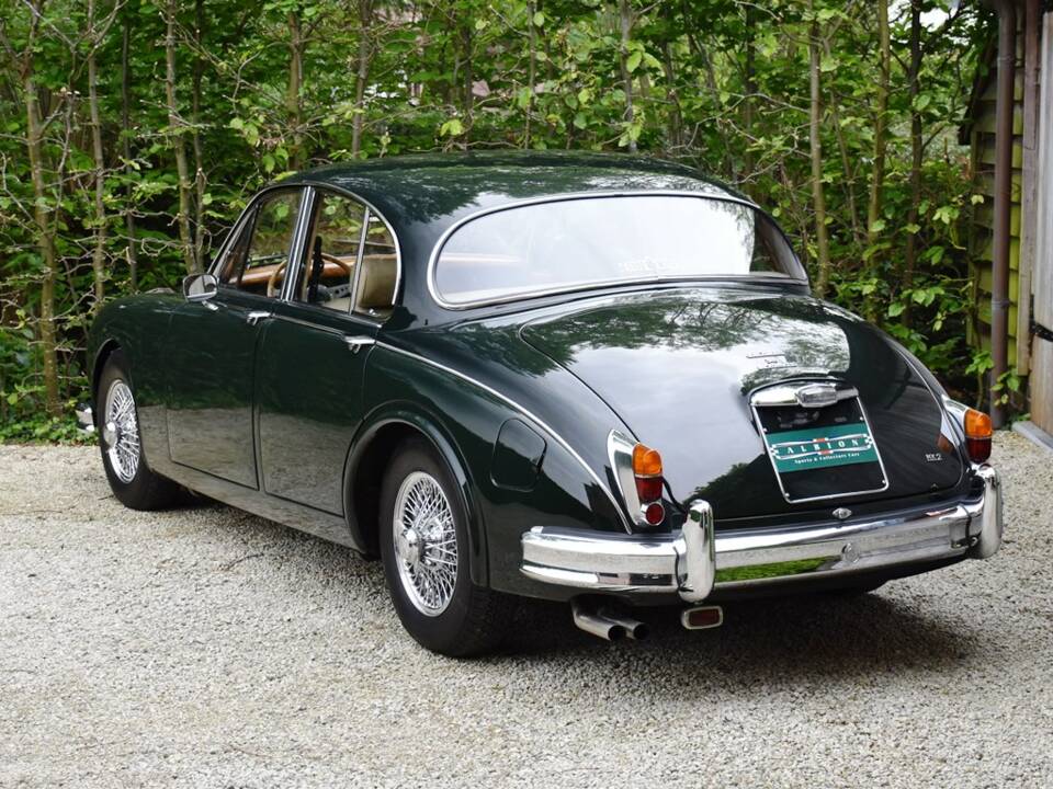 Image 3/35 of Jaguar Mk II 3.8 (1962)