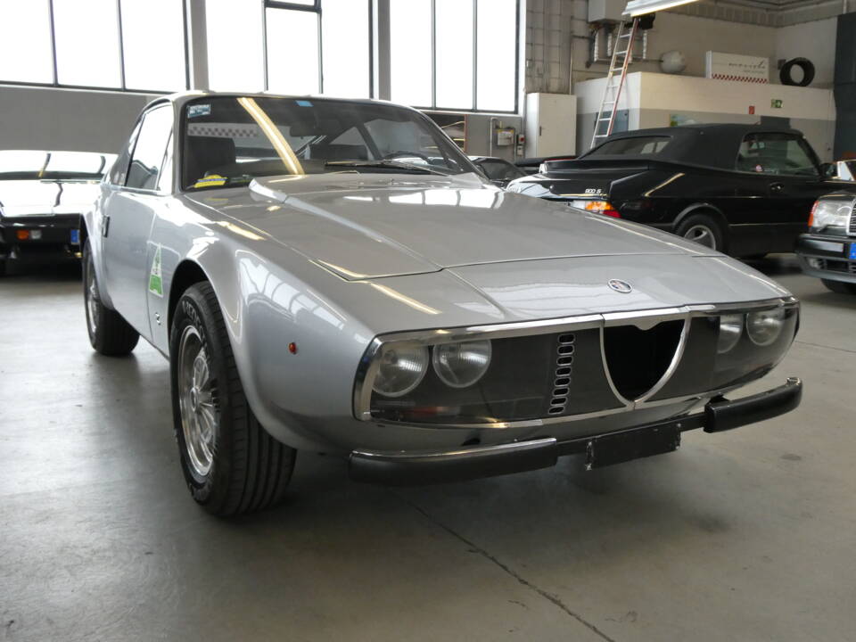 Image 22/37 of Alfa Romeo Junior Zagato GT 1300 (1970)