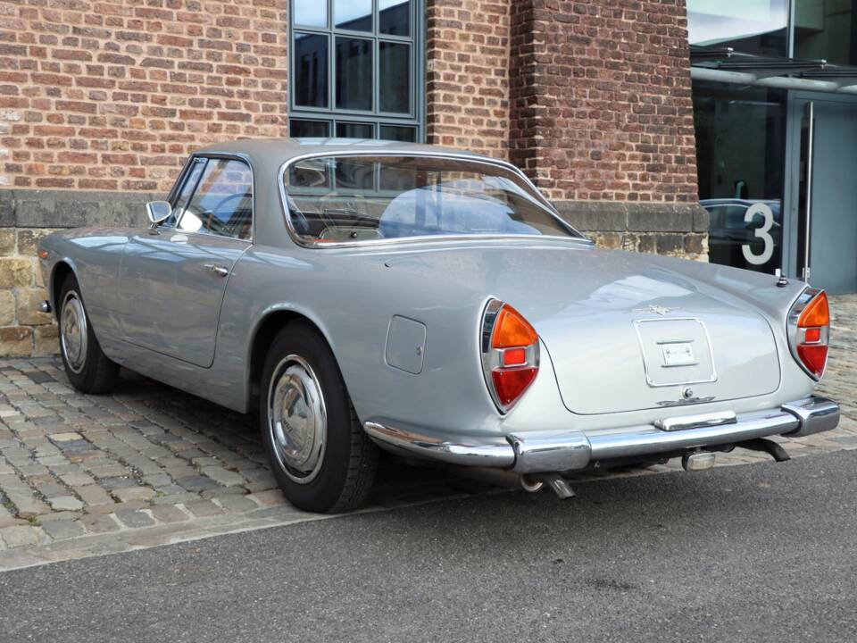 Image 18/51 of Lancia Flaminia GT Touring (1960)
