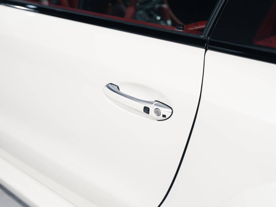 Afbeelding 13/47 van Mercedes-Benz SL 65 AMG Black Series (2010)