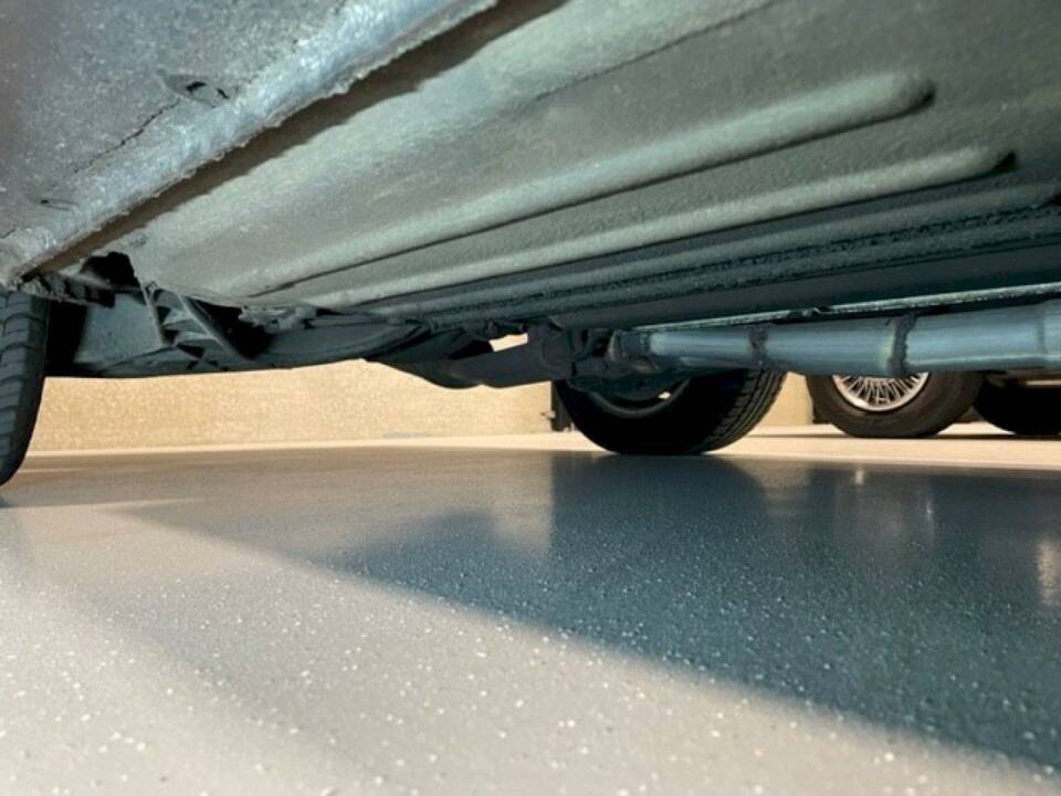 Image 31/36 of Mercedes-Benz 560 SL (1987)