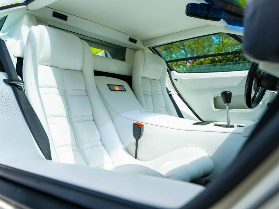 Image 18/20 of Lamborghini Countach 5000 S (1983)