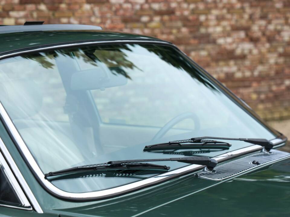 Image 49/50 of Jaguar XJ 6 4.2 (1985)