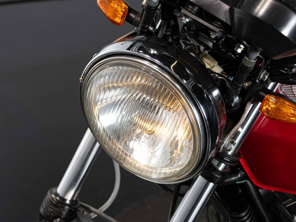 Immagine 44/50 di Honda CBX 550 F (1982)