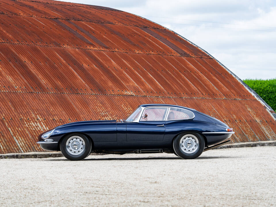 Image 7/39 of Jaguar E-Type &quot;Lightweight&quot; (1962)