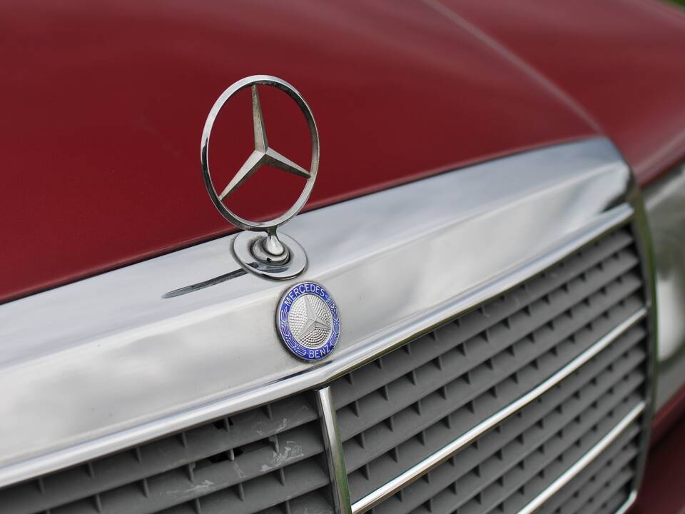 Image 8/31 of Mercedes-Benz 190 E (1993)