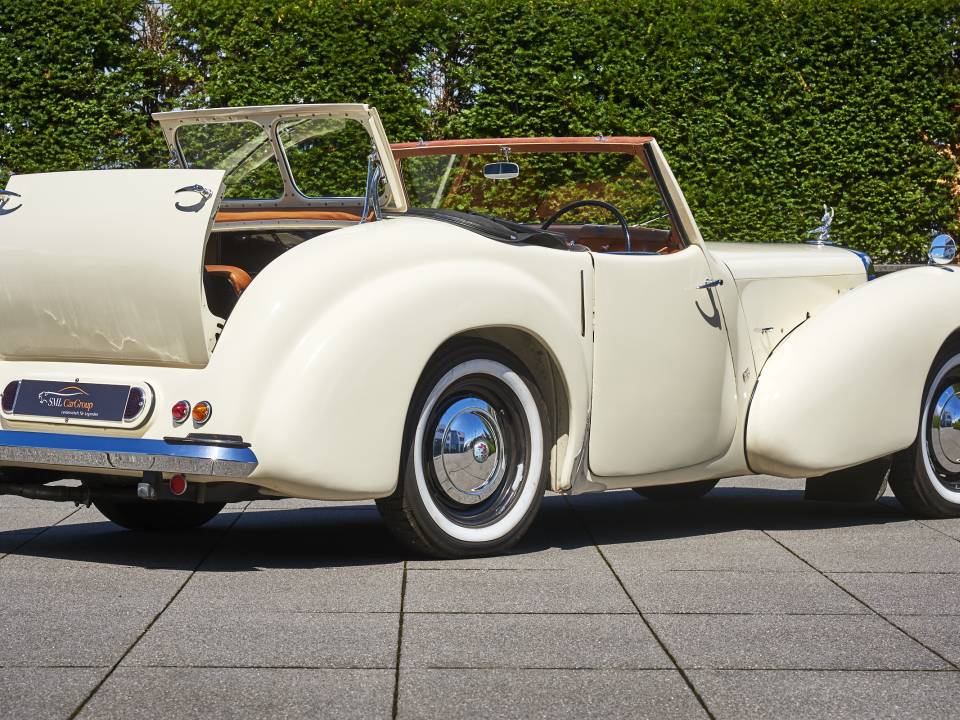 Image 6/42 of Triumph 1800 Roadster (1948)