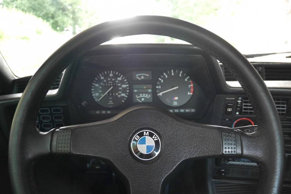 Bild 27/31 von BMW M 635 CSi (1985)